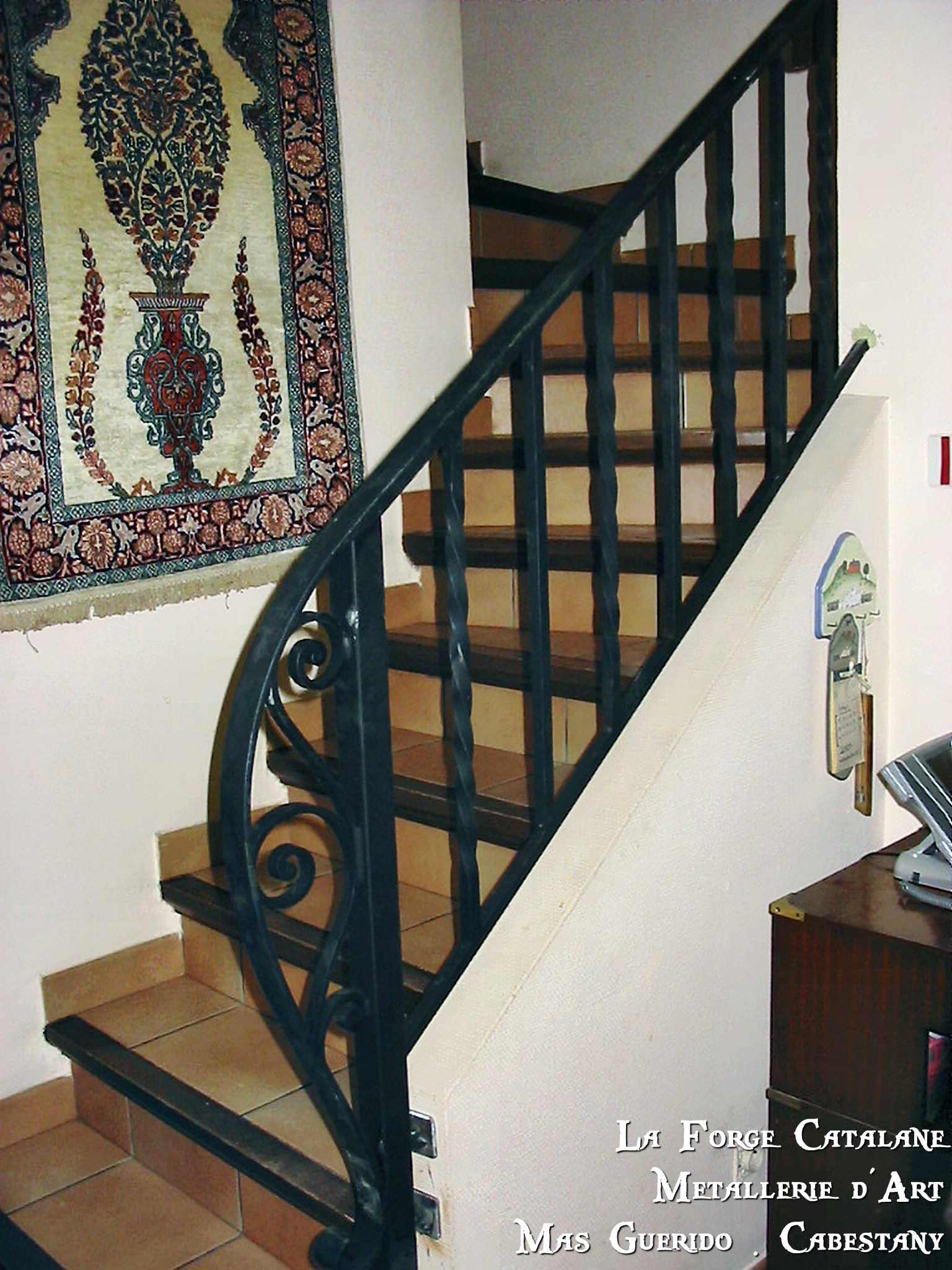 Rampant barreaux torsades ouvrage main courante en fer plat forge catalane.jpg